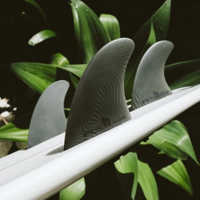 FCS II REACTOR NEO GLASS MEDIUM ASH TRI FINS