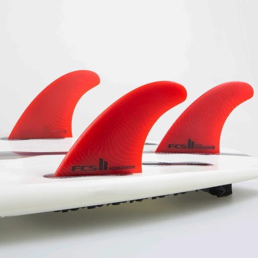 [FACC-NG04-MD-TS-R] FCS II ACCELERATOR NEO GLASS MEDIUM RED TRI FINS